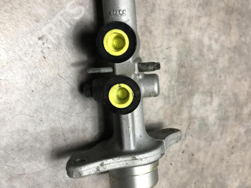 Brake master cylinder RENAULT TRAFIC II Bus (JL) 2.0 dCi 90 (JL00, JL01, JL0H, JL0M, JL0P, JL0S) | BP20620075M77 - Image 2