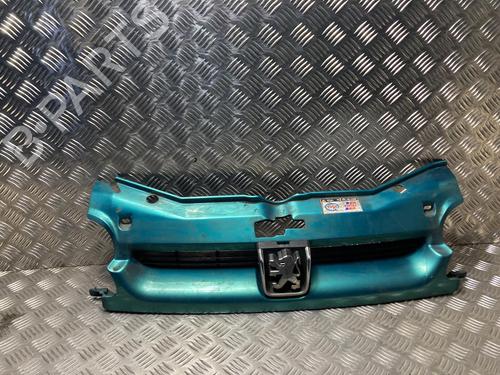 Used Grille PEUGEOT PARTNER MPV (5_, G_) 1.9 D (69 hp) 31637874