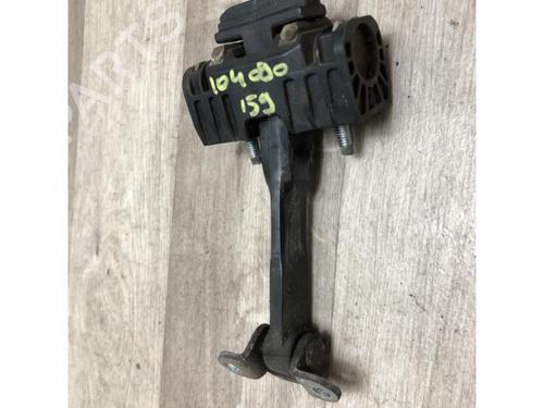 Used Hinge/Door check strap ALFA ROMEO 159 (939_) 1.9 JTDM 16V (939AXC1B, 939AXC12) (150 hp) 23034410
