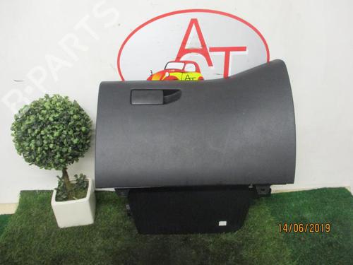 Used Glove box Glove box PEUGEOT 308 II (LB_, LP_, LW_, LH_, L3_) 1.6 BlueHDi 120 (120 hp) 13263170 13263170