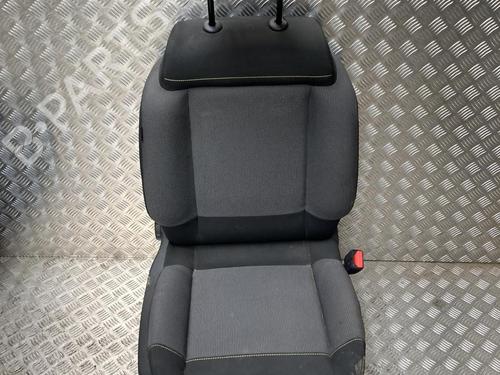 Used Right front seat Right front seat CITROËN C3 III (SX) 1.5 BlueHDi 100 (SXYHYP, SXYHTU) (102 hp) 33739611 33739611