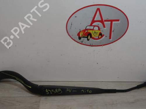 Used Front windshield wiper arm ALFA ROMEO MITO (955_) 1.4 TJet (955AXG1A) (120 hp) 20632333