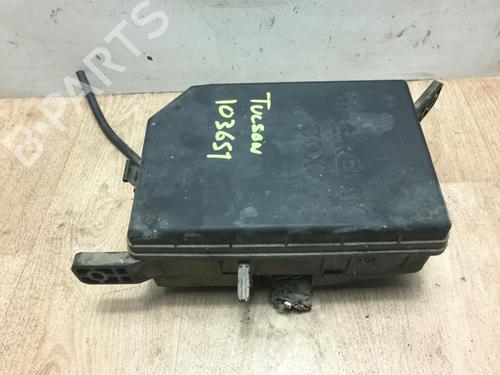 Used Fuse box HYUNDAI TUCSON (JM) 2.0 CRDi All-wheel Drive (113 hp) 13267663
