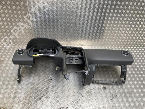 Armaturenbrett für PEUGEOT 5008 (0U_, 0E_) 2.0 HDi 150 / BlueHDi 150 (150 hp) 32784781