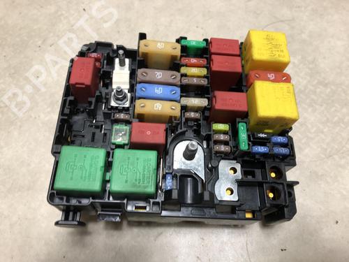 Fuse box PEUGEOT 208 I (CA_, CC_) 1.2 VTi 68 / PureTech 68 | BP20615012E1