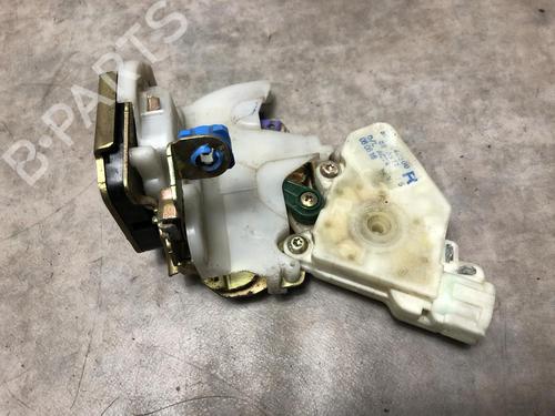 Used Rear right lock NISSAN X-TRAIL I (T30) 2.2 Di 4x4 (114 hp) 20620533