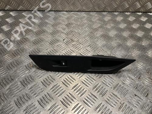 Højre fortil elrude kontakt PEUGEOT 208 II (UB_, UP_, UW_, UJ_) 1.2 PureTech 100 (101 hp) 31672893