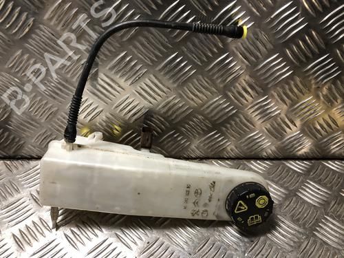 Used Brake fluid reservoir Brake fluid reservoir 36888948 36888948