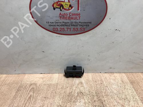 Used Warning switch RENAULT CLIO III (BR0/1, CR0/1) 1.5 dCi (BR0H, CR0H, CR1S, BR1S) (106 hp) 13228951