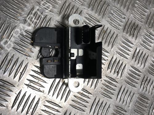 Used Tailgate lock VW UP! (121, 122, BL1, BL2, BL3, 123) 1.0 (60 hp) 31245431