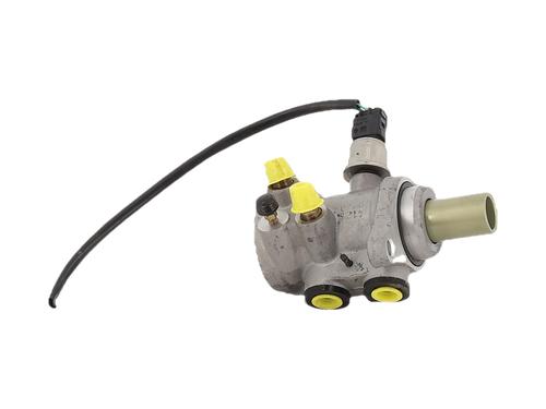 Used Brake master cylinder Brake master cylinder JAGUAR XJ (X350, X358) 3.0 (238 hp) 36651195 36651195