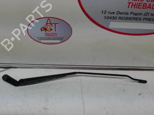 Used Front windshield wiper arm VW GOLF IV (1J1) 1.9 TDI (110 hp) 25026915