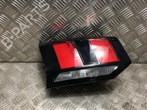 Feu de coffre gauche PEUGEOT 5008 II (MC_, MJ_, MR_, M4_) 2.0 BlueHDi 150 (MJAHXW, MJAHXH, MJAHXN, MJAHXV, MJAHXG) (150 hp) 31199249