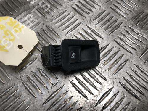 Used Right rear window switch Right rear window switch VW GOLF VII (5G1, BQ1, BE1, BE2) 1.4 TSI (125 hp) 33292221 33292221