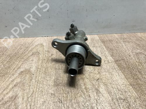 Used Brake master cylinder PEUGEOT EXPERT Van (VF3A_, VF3U_, VF3X_) 2.0 HDi 120 (120 hp) 13277304
