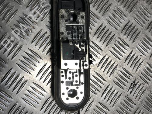 Éclairage de plaque d'immatriculation PEUGEOT 5008 (0U_, 0E_) 2.0 HDi (163 hp) 31199224