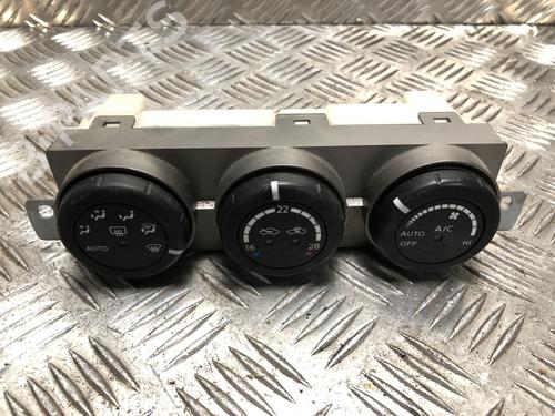 Klimabedienteil für NISSAN X-TRAIL I (T30) 2.2 dCi (136 hp) 31198118