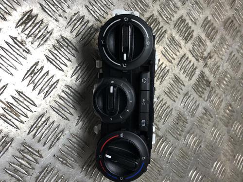 Used Climate control CITROËN C3 III (SX) 1.2 VTi 82 (82 hp) 31204118