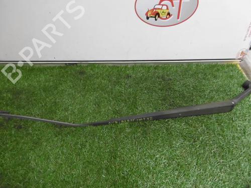 Used Front windshield wiper arm MITSUBISHI COLT VI (Z3_A, Z2_A) 1.3 (Z21A) (95 hp) 15967205