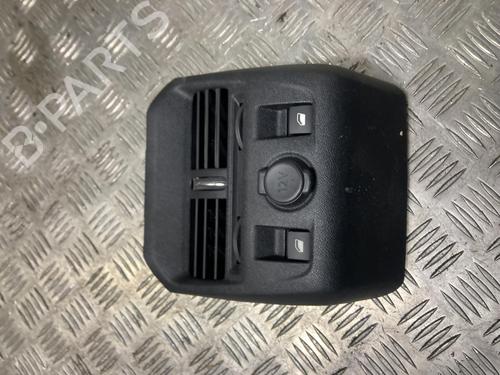 Difusor / Saída de ar Difusor / Saída de ar DS DS 5 (KF_) 2.0 BlueHDi 180 (180 hp) 34117521 34117521