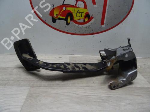 Used Clutch pedal MITSUBISHI PAJERO III (V7_W, V6_W) 3.2 Di-D (V68W, V78W) (165 hp) 25297760