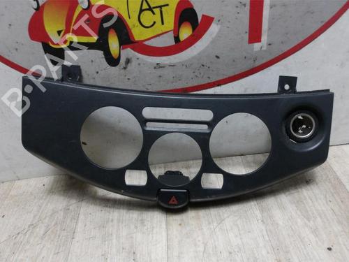 Used Warning switch NISSAN MICRA III (K12) 1.2 16V (65 hp) 13228920
