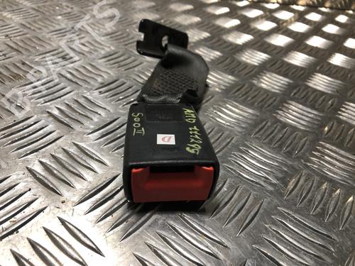 Used Seat buckle FIAT 500 (312_) 1.2 (312AXA1A) (69 hp) 31204815