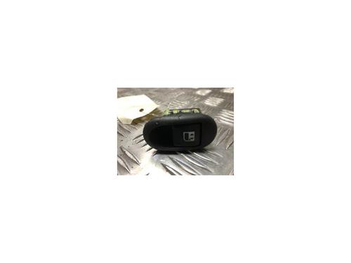 Used Switch PEUGEOT 1007 (KM_) 1.4 HDi (68 hp) 24737350