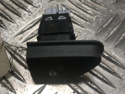 Używane Przełącznik DACIA DUSTER (HS_) 1.5 dCi (109 hp) 31203336