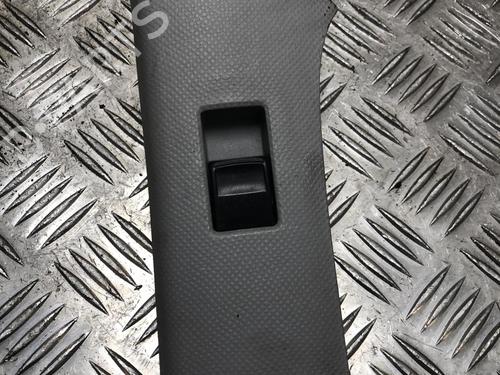 Right front window switch TOYOTA YARIS (_P9_) 1.4 D-4D (NLP90_, NLP90R) | BP31201764I26