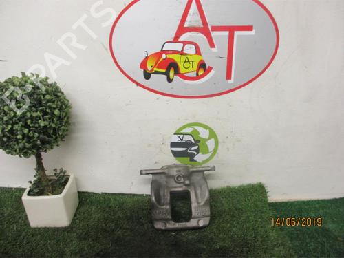 Used Left front brake caliper MERCEDES-BENZ GLA-CLASS (X156) GLA 180 CDI / d (156.912) (109 hp) 13037799