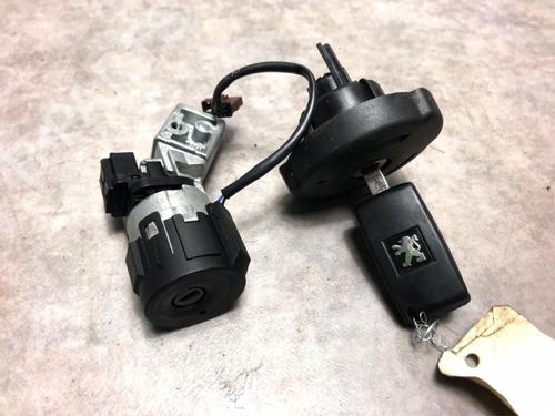 Used Ignition barrel PEUGEOT 3008 I MPV (0U_) 1.6 HDi (112 hp) 20619325