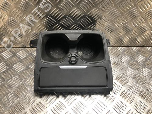 Porte-gobelet/Objets BMW 1 (F21) 116 d (116 hp) 31186329