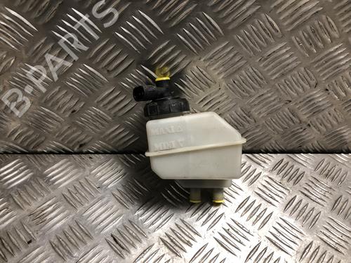 Used Brake fluid reservoir Brake fluid reservoir 37721351 37721351
