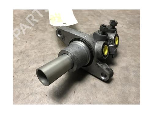 Brake master cylinder PEUGEOT 5008 (0U_, 0E_) 1.6 HDi | BP20089533M77 