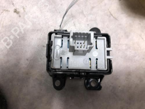 Used Switch RENAULT LAGUNA III (BT0/1) 2.0 dCi (BT01, BT08, BT09, BT0E, BT0K, BT12, BT1C, BT1D,... (150 hp) 20621419