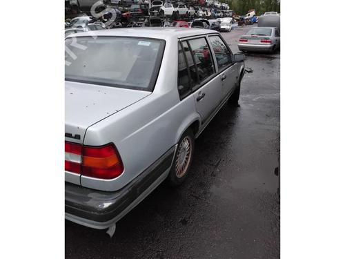 Sikkerhetsbelte bak høyre VOLVO 940 (944) 2.0 | BP30785765I28