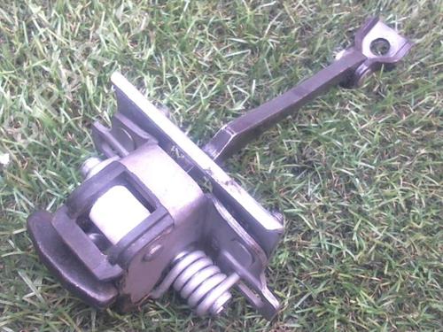 Used Hinge/Door check strap PEUGEOT 308 SW I (4E_, 4H_) 1.6 HDi (109 hp) 13127292