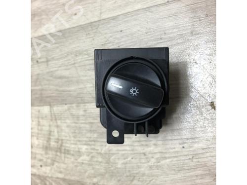 Used Headlight switch MERCEDES-BENZ B-CLASS Sports Tourer (W245) B 180 CDI (245.207) (109 hp) 20613055