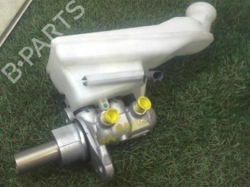 Used Brake master cylinder MERCEDES-BENZ GLA-CLASS (X156) GLA 180 CDI / d (156.912) (109 hp) 13037803