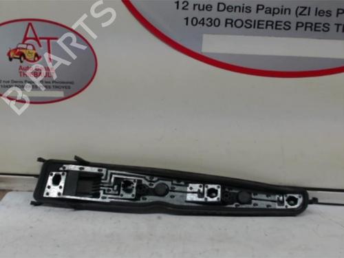 Używane Lampa oświetlenia tablicy rejestracyjnej OPEL MERIVA A MPV (X03) 1.3 CDTI (E75) (69 hp) 13130991