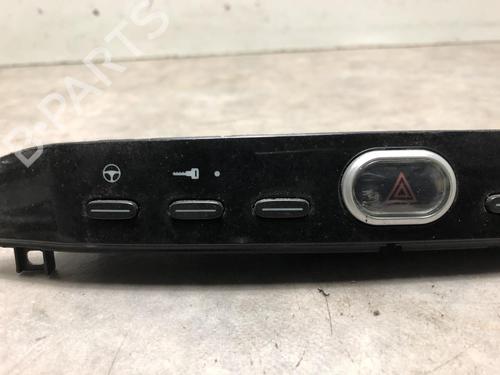 Used Warning switch FIAT PUNTO EVO (199_) 1.3 D Multijet (199AXC1A, 199BXC1A, 199AXT1A, 199BXT1A) (75 hp) 23109682