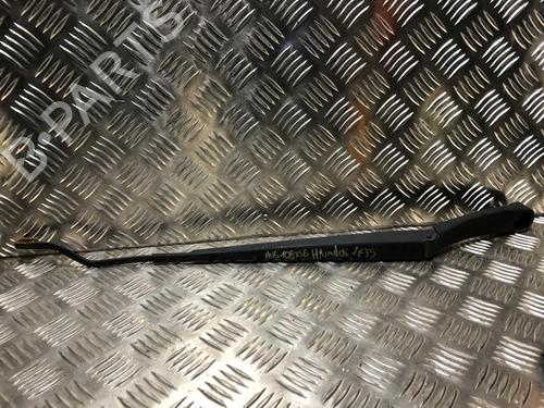 Vindspejlsviskerarm HYUNDAI ix35 (LM, EL, ELH) 1.7 CRDi (116 hp) 31196942