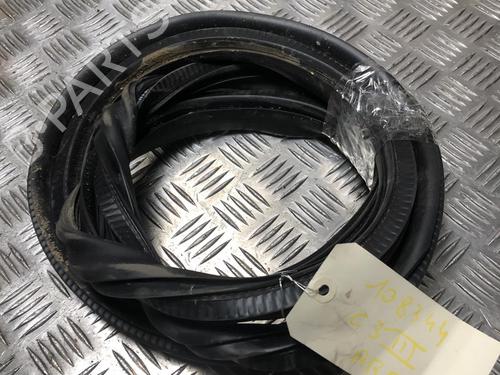 Used Rubber door seal CITROËN C3 III (SX) 1.2 PureTech 82 (83 hp) 31246282