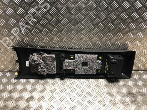 Used Middle console Middle console CITROËN BERLINGO Box Body/MPV (K9) 1.5 BlueHDi 100 (102 hp) 33607010 33607010