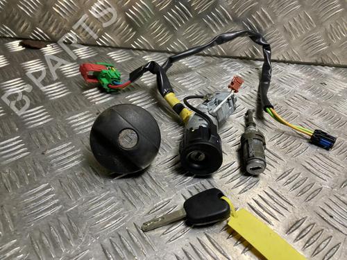 Clé de contact CITROËN C3 I (FC_, FN_) 1.6 16V (109 hp) 31875128