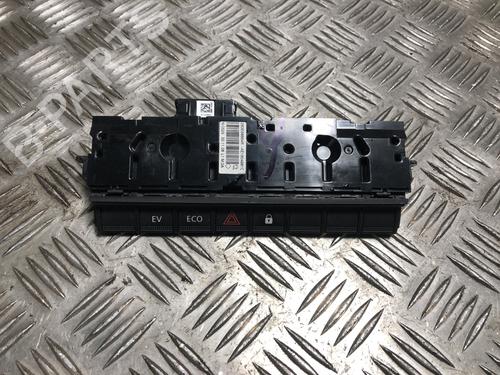 Used Warning switch Warning switch RENAULT CAPTUR II (HF_) E-TECH 145 (HFMU) (143 hp) 33556370 33556370