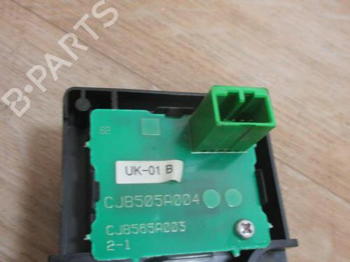 Used Warning switch SUZUKI GRAND VITARA II (JT, TE, TD) 1.9 DDiS All-wheel Drive (JT419, TD44, JB419WD, JB419XD,... (129 hp) 20617515