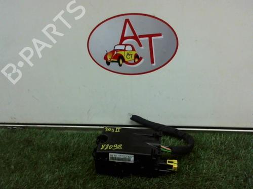 Used Fuse box PEUGEOT 308 II (LB_, LP_, LW_, LH_, L3_) 1.6 BlueHDi 120 (120 hp) 13037063