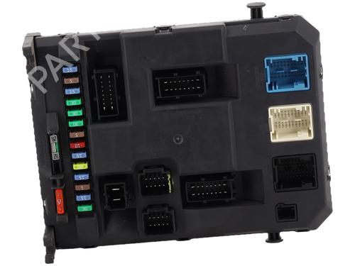 Used Fuse box Fuse box 39447078 39447078